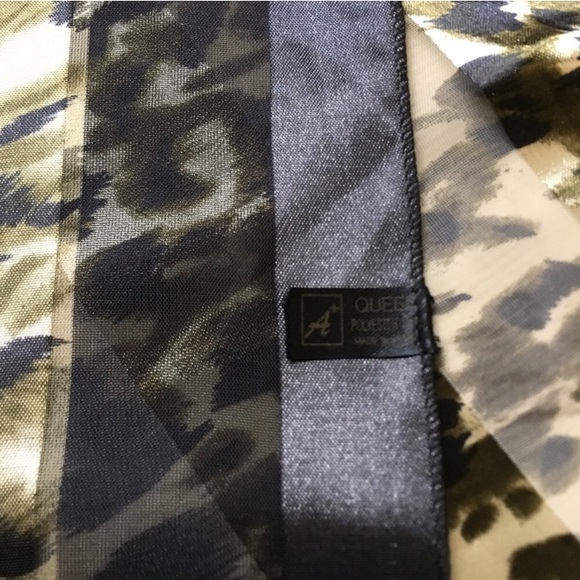 Large Leopard Print Scarf - Picture 6 of 6